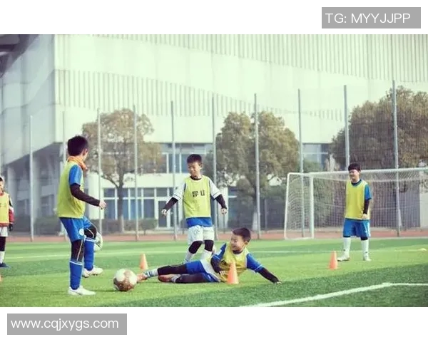 提升足球技能的有效练习方法与技巧分享，助你成为场上明星球员